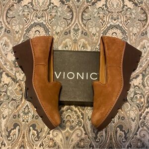 NWT Vionic Willa Wedge Toffee Suede Women’s Sz 8.5 M